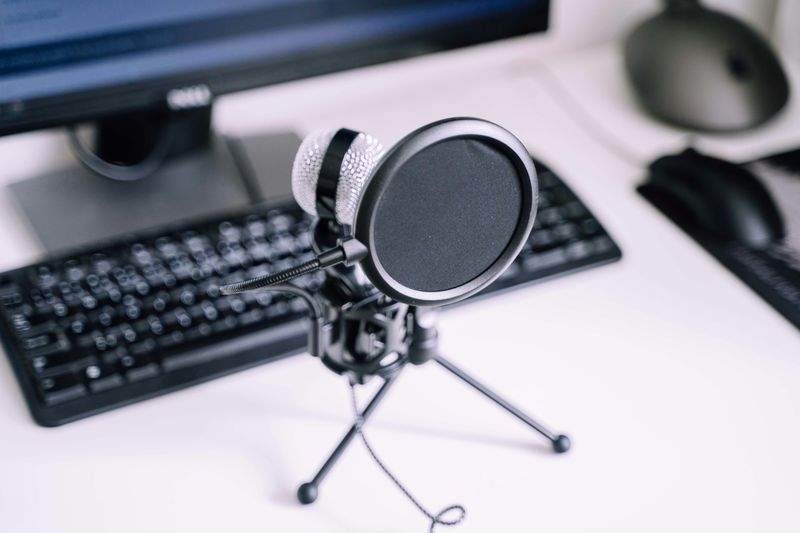 Lancer son podcast en studio : les étapes à ne pas négliger
